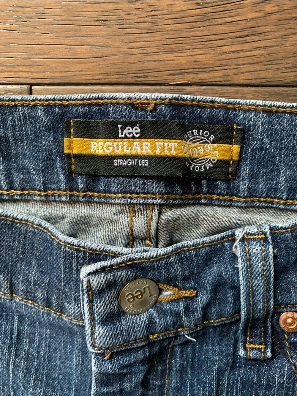 Lee Men's Classic Straight Leg Regular Fit Denim Jeans. Pre-Owned. Size:34x28.